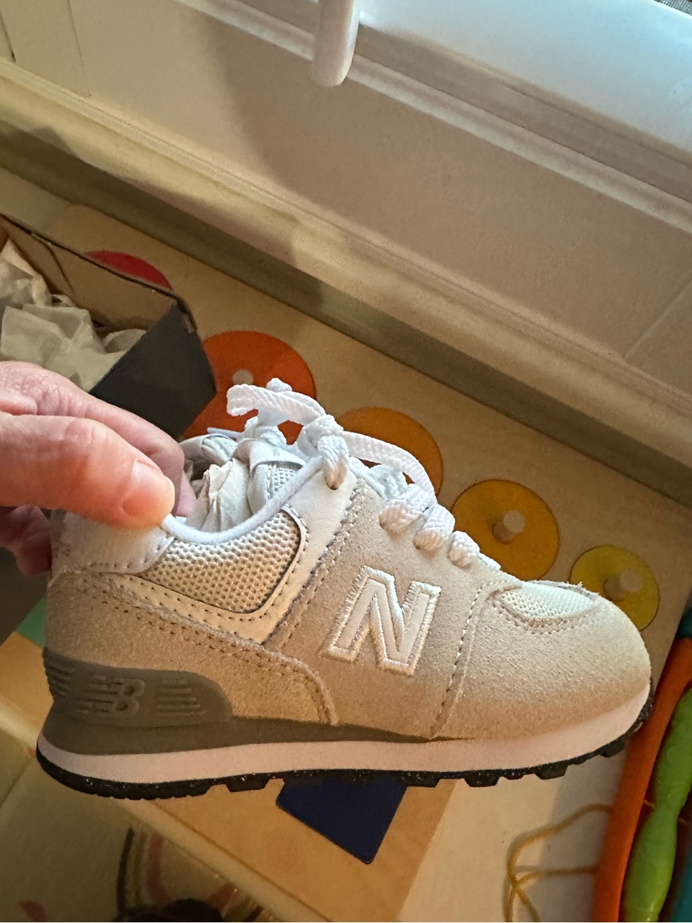 New Balance Grey White Shoe Box - 574 Model - Picture 8 of 14